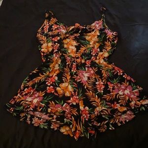 ⭐️5/$10⭐️Black floral romper
